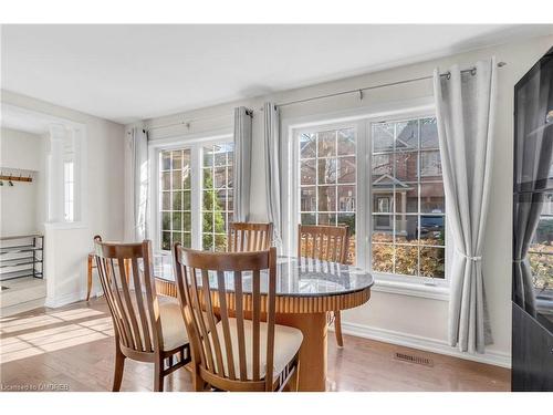 5-3040 Fifth Line W, Mississauga, ON - Indoor Photo Showing Dining Room