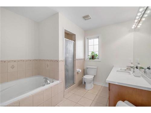 5-3040 Fifth Line W, Mississauga, ON - Indoor Photo Showing Bathroom