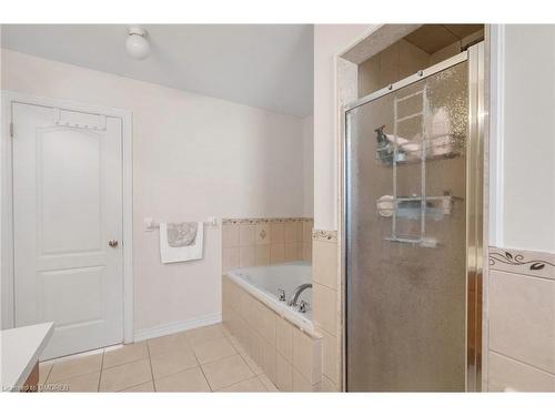 5-3040 Fifth Line W, Mississauga, ON - Indoor Photo Showing Bathroom