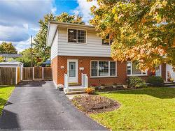 82 Fairway Drive  Hamilton, ON L8K 5L7