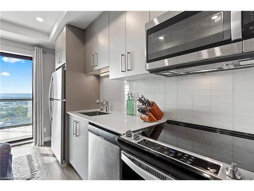 2006-15 Queen Street S, Hamilton, ON - Indoor Photo Showing Kitchen With Stainless Steel Kitchen With Upgraded Kitchen