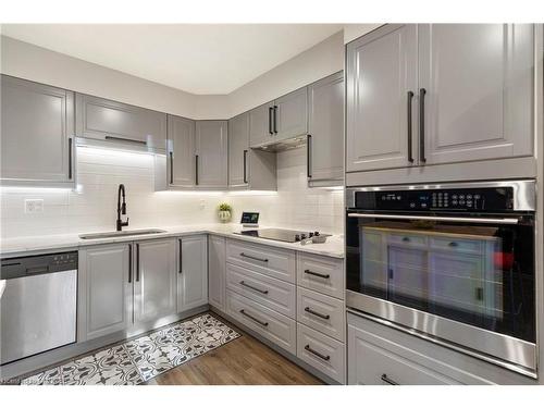 312B Bluevale Street N, Waterloo, ON - Indoor Photo Showing Kitchen With Stainless Steel Kitchen With Upgraded Kitchen