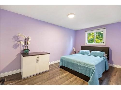 312B Bluevale Street N, Waterloo, ON - Indoor Photo Showing Bedroom