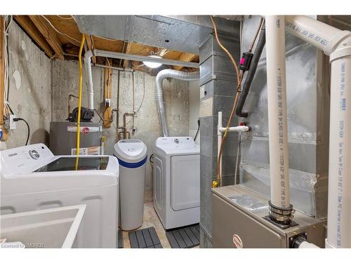 312B Bluevale Street N, Waterloo, ON - Indoor Photo Showing Laundry Room