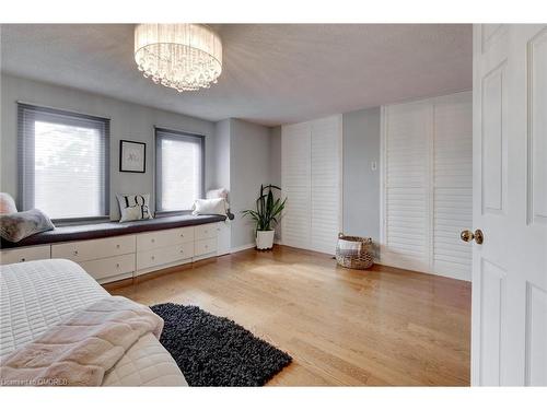 1494 Litchfield Drive, Oakville, ON - Indoor Photo Showing Bedroom