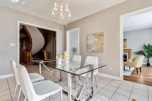 1182 Lindenrock Drive, Oakville, ON - Indoor Photo Showing Dining Room