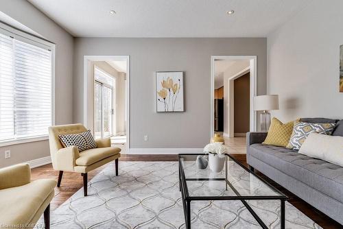 1182 Lindenrock Drive, Oakville, ON - Indoor Photo Showing Living Room