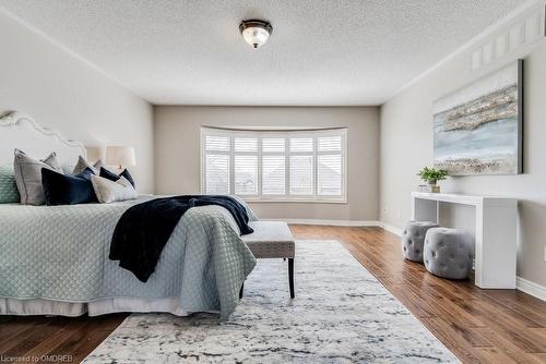 1182 Lindenrock Drive, Oakville, ON - Indoor Photo Showing Bedroom