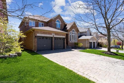 1182 Lindenrock Drive, Oakville, ON - Outdoor With Facade