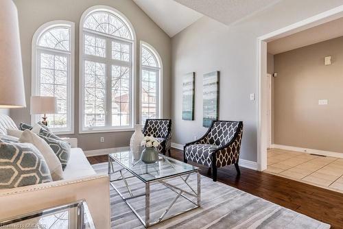 1182 Lindenrock Drive, Oakville, ON - Indoor Photo Showing Living Room