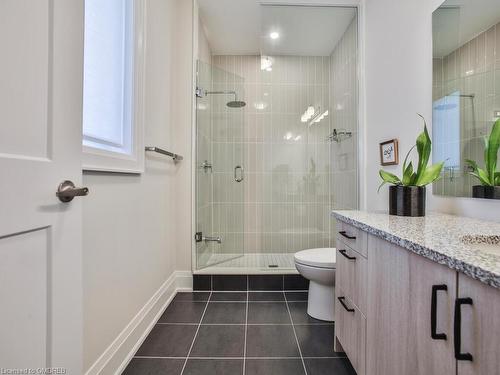 2302 Hyacinth Crescent, Oakville, ON - Indoor Photo Showing Bathroom