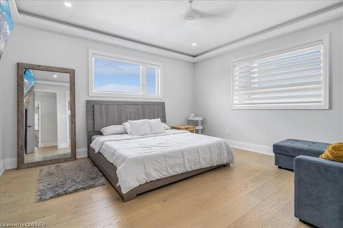 37 Eleventh Road E, Stoney Creek, ON - Indoor Photo Showing Bedroom