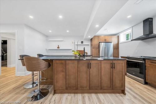 37 Eleventh Road E, Stoney Creek, ON - Indoor Photo Showing Kitchen With Upgraded Kitchen