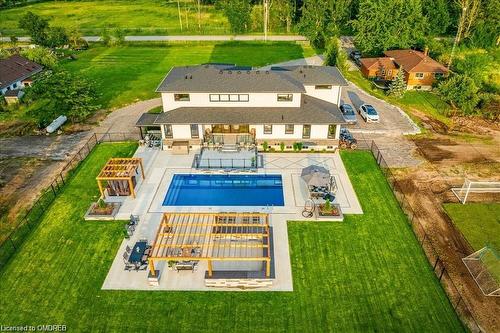 37 Eleventh Road E, Stoney Creek, ON - Outdoor With In Ground Pool With Backyard