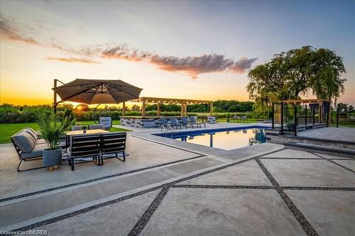 37 Eleventh Road E, Stoney Creek, ON - Outdoor With In Ground Pool With View