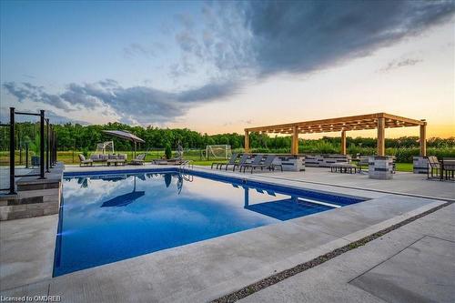 37 Eleventh Road E, Stoney Creek, ON - Outdoor With In Ground Pool With View