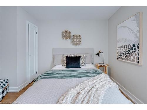 A-303-1083 Main Street E, Hamilton, ON - Indoor Photo Showing Bedroom