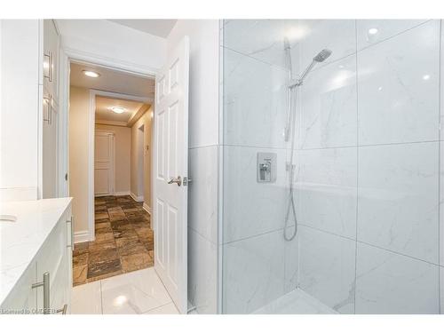 5-312 Reynolds Street, Oakville, ON - Indoor Photo Showing Bathroom