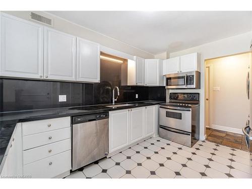 5-312 Reynolds Street, Oakville, ON - Indoor Photo Showing Kitchen