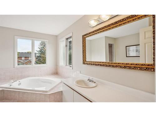 524 Chillingham Crescent, Oakville, ON - Indoor Photo Showing Bathroom