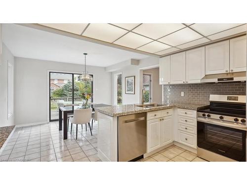 524 Chillingham Crescent, Oakville, ON - Indoor Photo Showing Kitchen