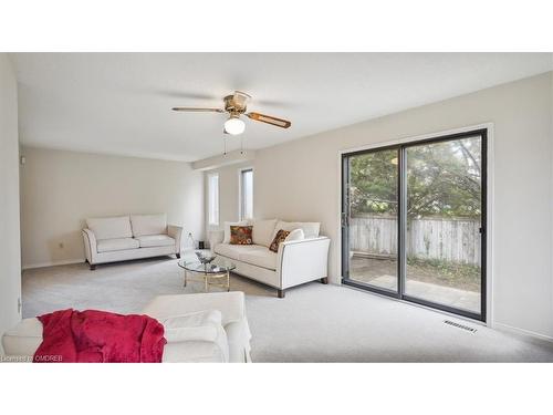 524 Chillingham Crescent, Oakville, ON - Indoor Photo Showing Living Room