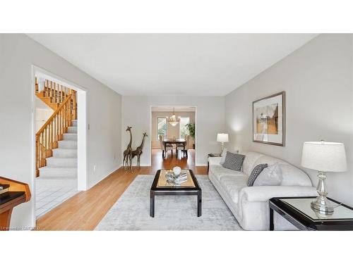 524 Chillingham Crescent, Oakville, ON - Indoor Photo Showing Living Room