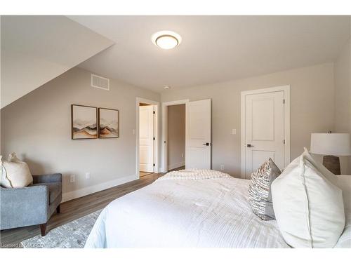 121 Black Willow Crescent, The Blue Mountains, ON - Indoor Photo Showing Bedroom