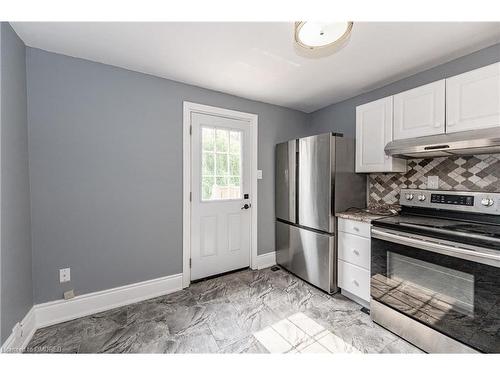 140 Gage Avenue N, Hamilton, ON - Indoor Photo Showing Kitchen