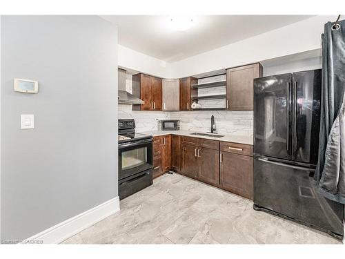 140 Gage Avenue N, Hamilton, ON - Indoor Photo Showing Kitchen