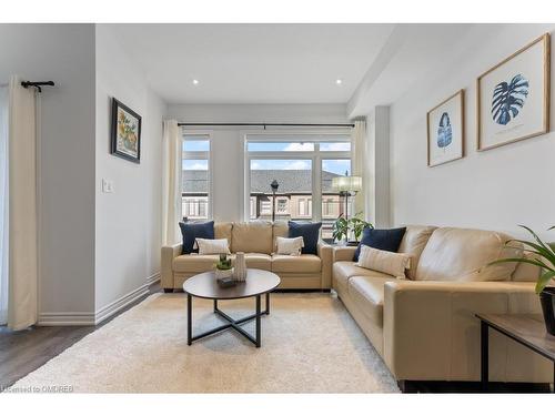 84-61 Soho Street, Stoney Creek, ON - Indoor Photo Showing Living Room