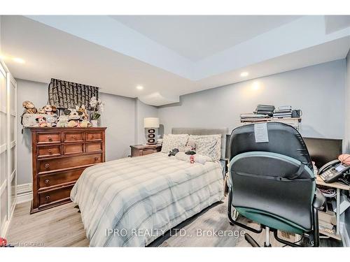 13 Legend Lane, Brampton, ON - Indoor Photo Showing Bedroom