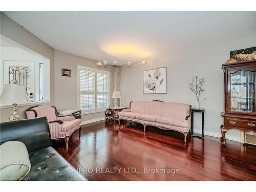 13 Legend Lane, Brampton, ON - Indoor Photo Showing Living Room