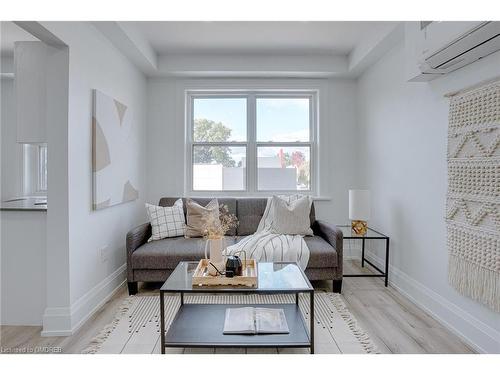 C-201-1083 Main Street E, Hamilton, ON - Indoor Photo Showing Living Room