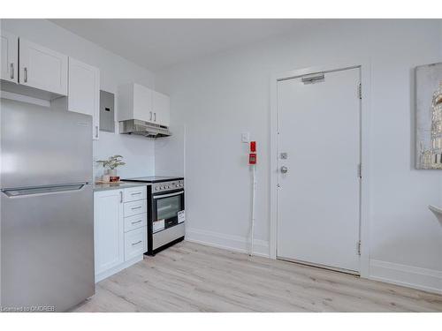 C-201-1083 Main Street E, Hamilton, ON - Indoor Photo Showing Kitchen