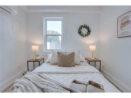 C-201-1083 Main Street E, Hamilton, ON - Indoor Photo Showing Bedroom