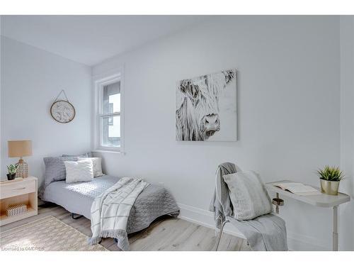 C-204-1083 Main Street E, Hamilton, ON - Indoor Photo Showing Bedroom