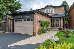 5713 Turney Drive  Mississauga, ON L5M 2P7