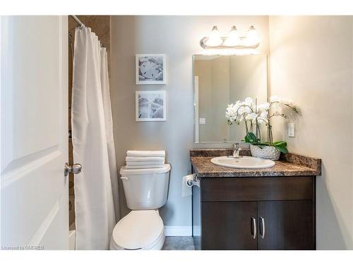 1389 Caen Avenue, Woodstock, ON - Indoor Photo Showing Bathroom