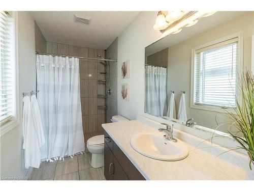 1389 Caen Avenue, Woodstock, ON - Indoor Photo Showing Bathroom