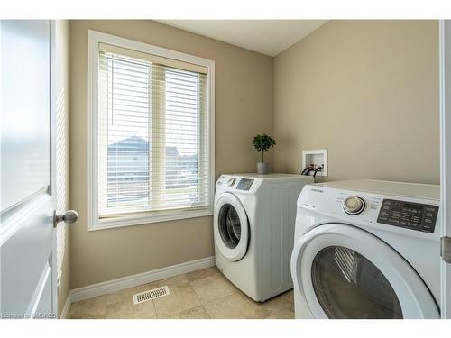 1389 Caen Avenue, Woodstock, ON - Indoor Photo Showing Laundry Room