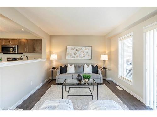 1389 Caen Avenue, Woodstock, ON - Indoor Photo Showing Living Room