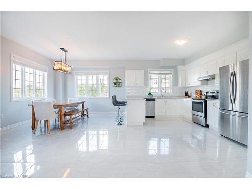 27 Savage Drive, Waterdown, ON - Indoor Photo Showing Kitchen