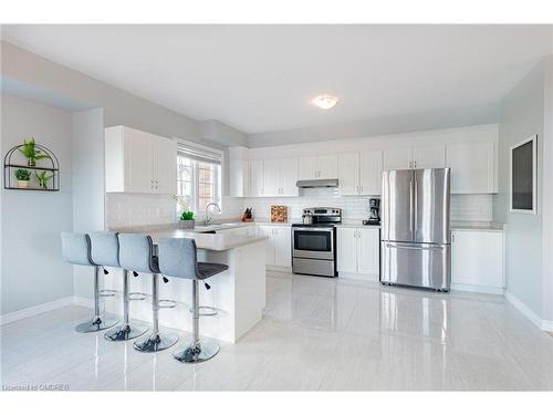 27 Savage Drive, Waterdown, ON - Indoor Photo Showing Kitchen