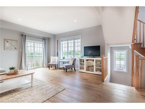 27 Savage Drive, Waterdown, ON - Indoor Photo Showing Living Room