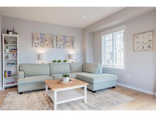 27 Savage Drive, Waterdown, ON - Indoor Photo Showing Living Room