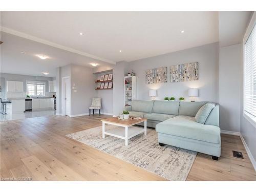 27 Savage Drive, Waterdown, ON - Indoor Photo Showing Living Room