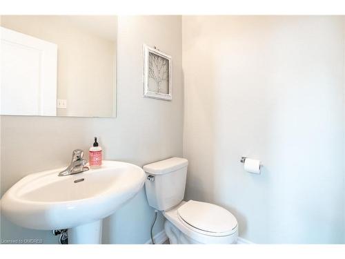 27 Savage Drive, Waterdown, ON - Indoor Photo Showing Bathroom