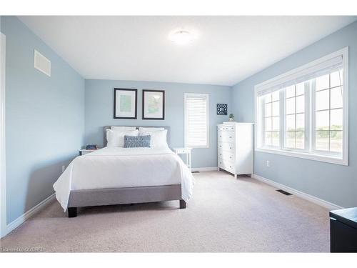 27 Savage Drive, Waterdown, ON - Indoor Photo Showing Bedroom