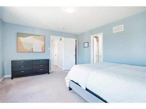 27 Savage Drive, Waterdown, ON - Indoor Photo Showing Bedroom